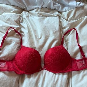 32C Victoria’s Secret Bombshell push up bra